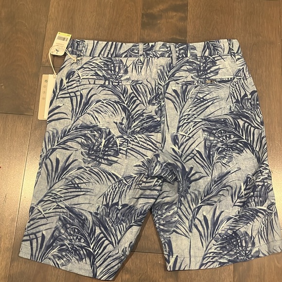 Tommy Bahama Stretch Shorts - Picture 4 of 4